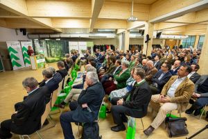 093 2022 11 fhp holzgespraeche