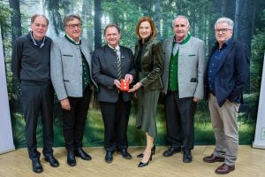 207 2022 11 fhp holzgespraeche