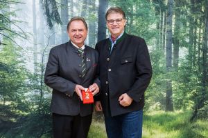 215 2022 11 fhp holzgespraeche